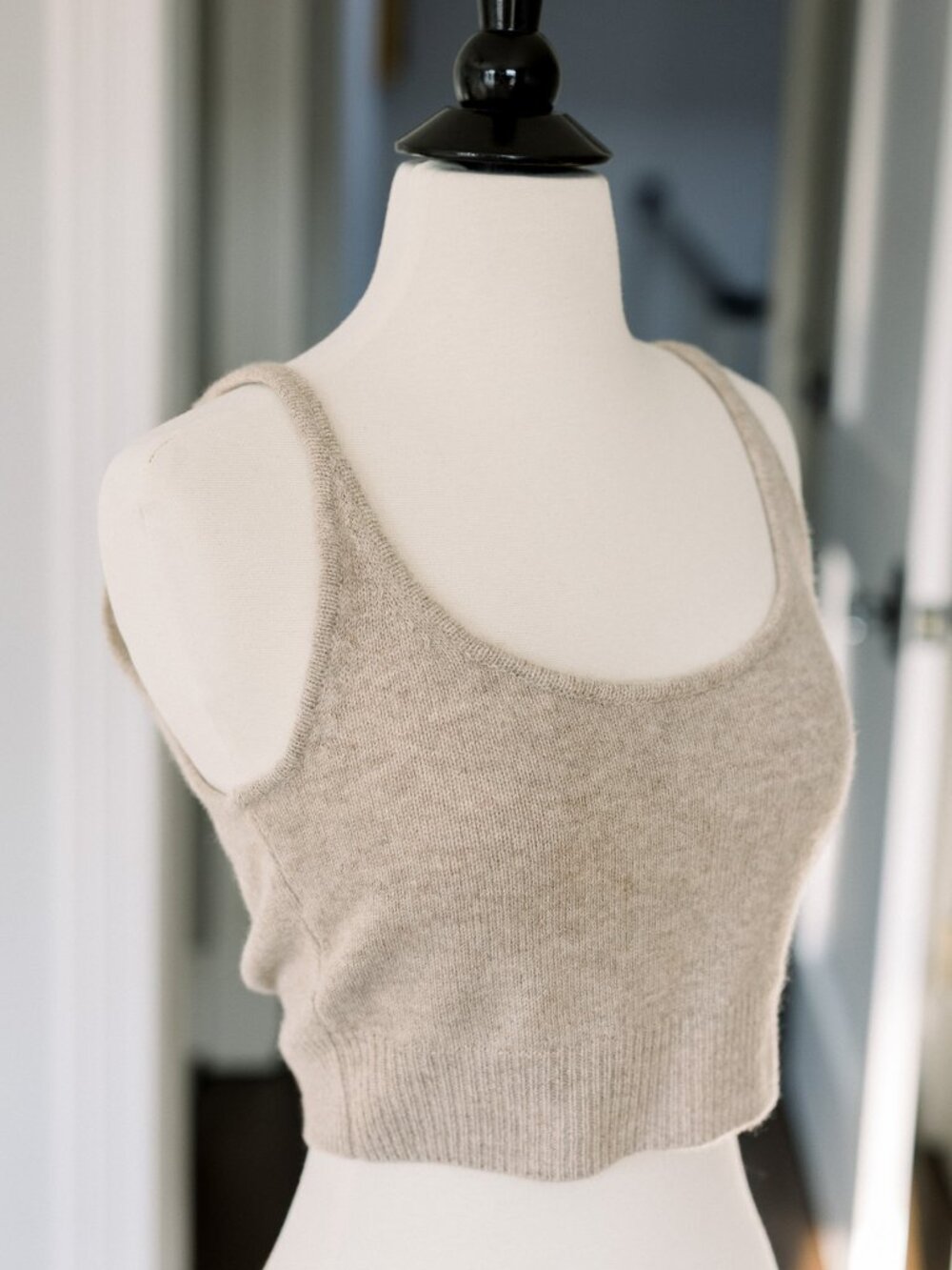 Reformation 100% Cashmere Cropped Knit Tank | Oatmeal | Size S | Never Worn